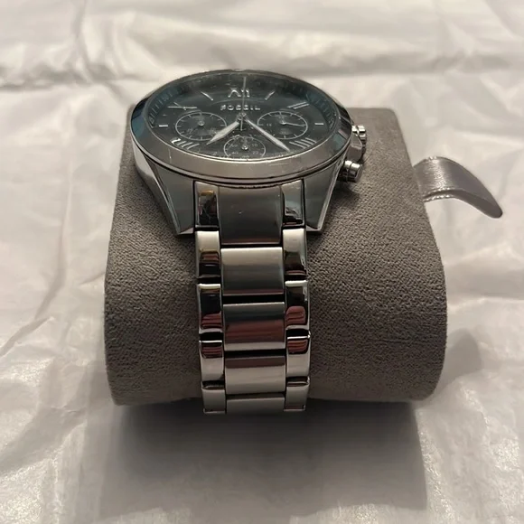 Silver Fossil Watch - Picture 3 of 5